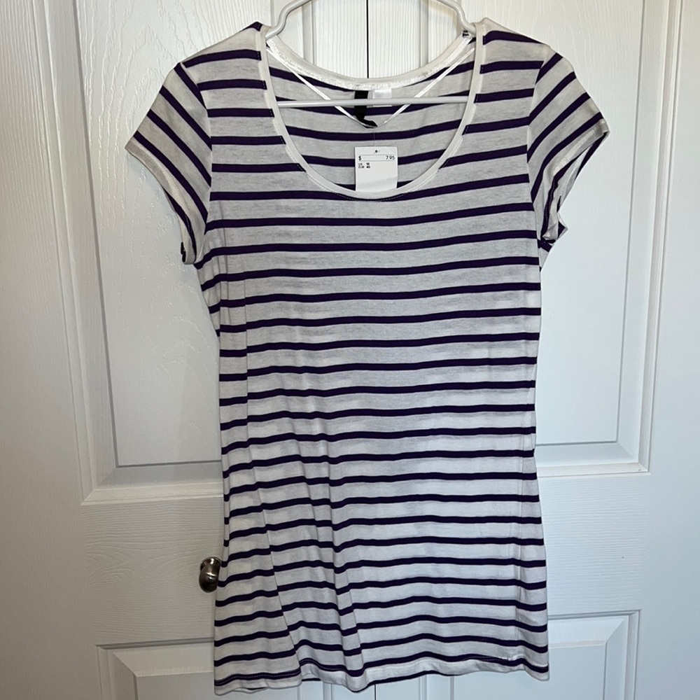 White t-shirt w/purple stripes